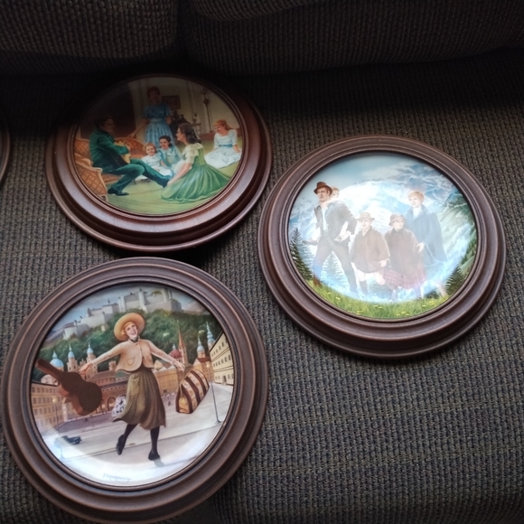 Sound of Music Plate Collection (Missing Plate #7) and Broadway Album - Picture 13 of 16